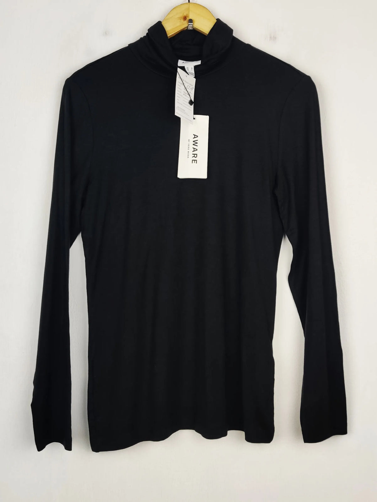 Buy online pre-used pre-loved 100% authentic & Original branded Vero Moda (HT-3308) available in Pakistan. Top international brands avilable.