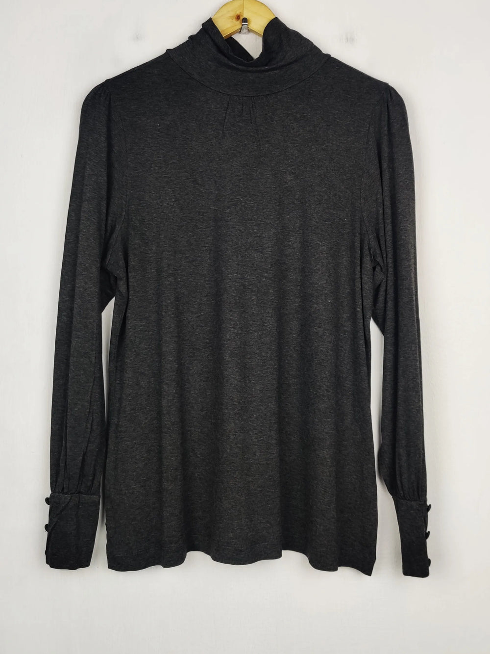 Buy online pre-used pre-loved 100% authentic & Original branded Marks & Spencer (HT-3313) available in Pakistan. Top international brands avilable.