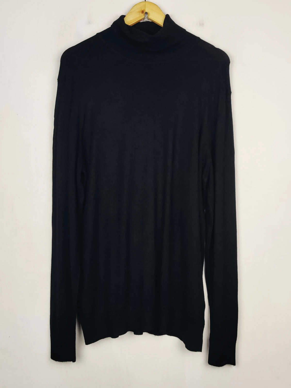 Buy online pre-used pre-loved 100% authentic & Original branded Straight Up (HT-3316) available in Pakistan. Top international brands avilable.