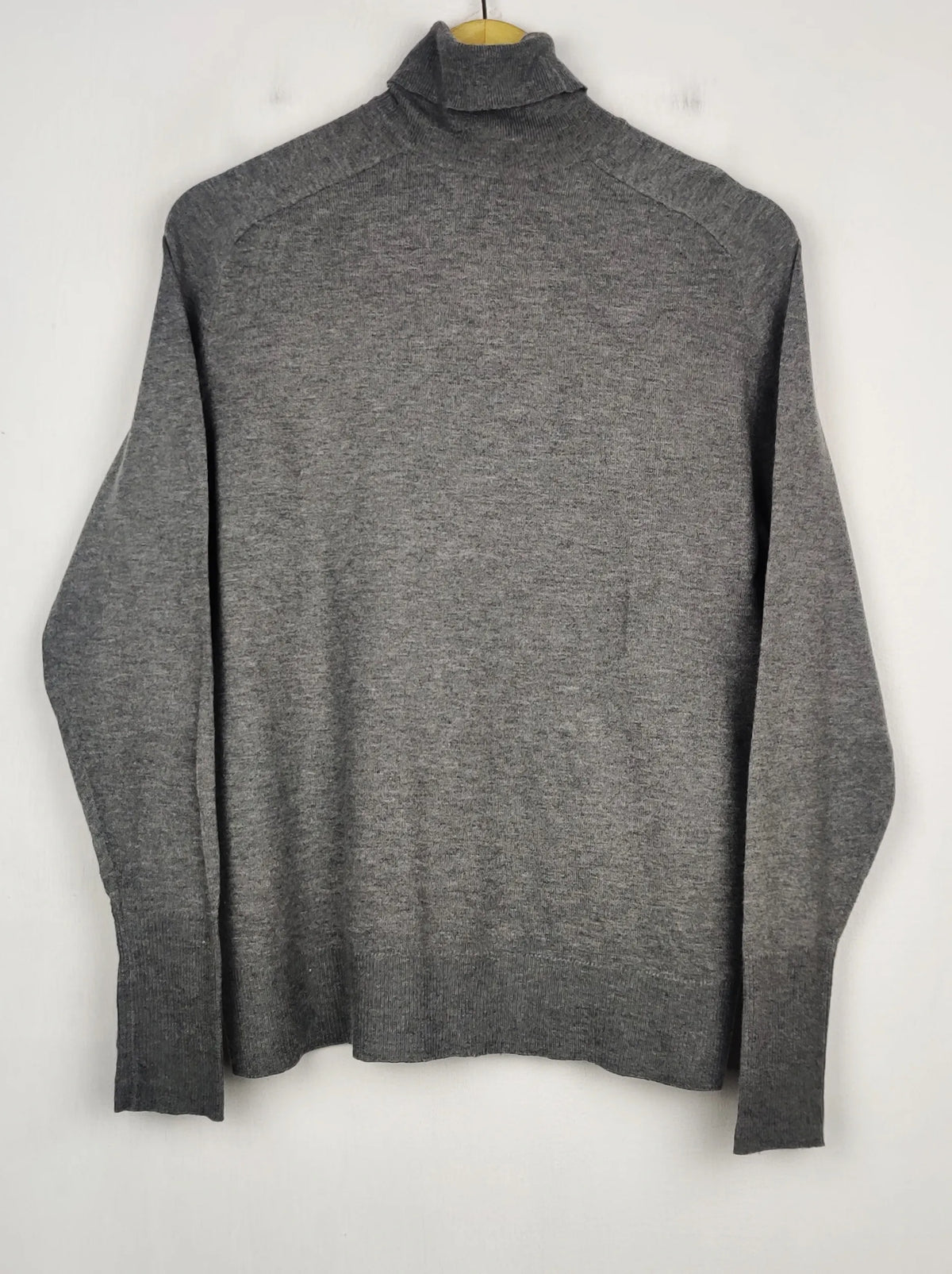Buy online pre-used pre-loved 100% authentic & Original branded Primark (HT-3318) available in Pakistan. Top international brands avilable.
