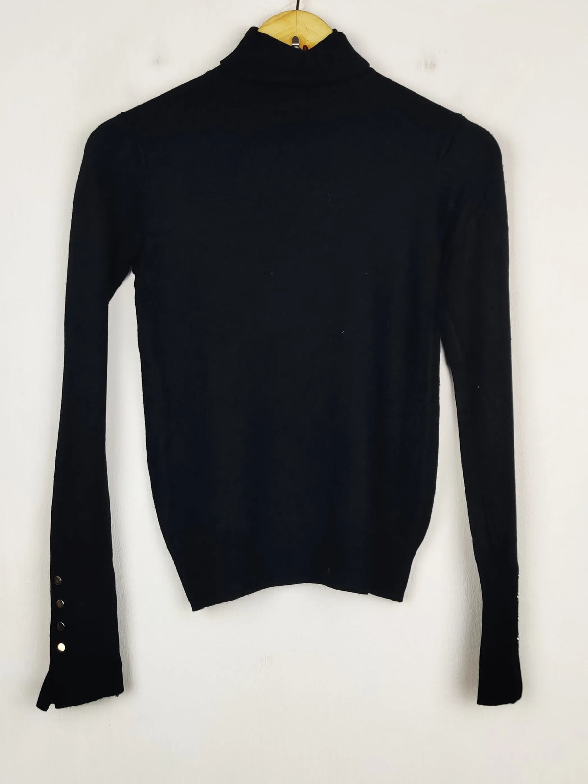Buy online pre-used pre-loved 100% authentic & Original branded Zara (HT-3373) available in Pakistan. Top international brands avilable.