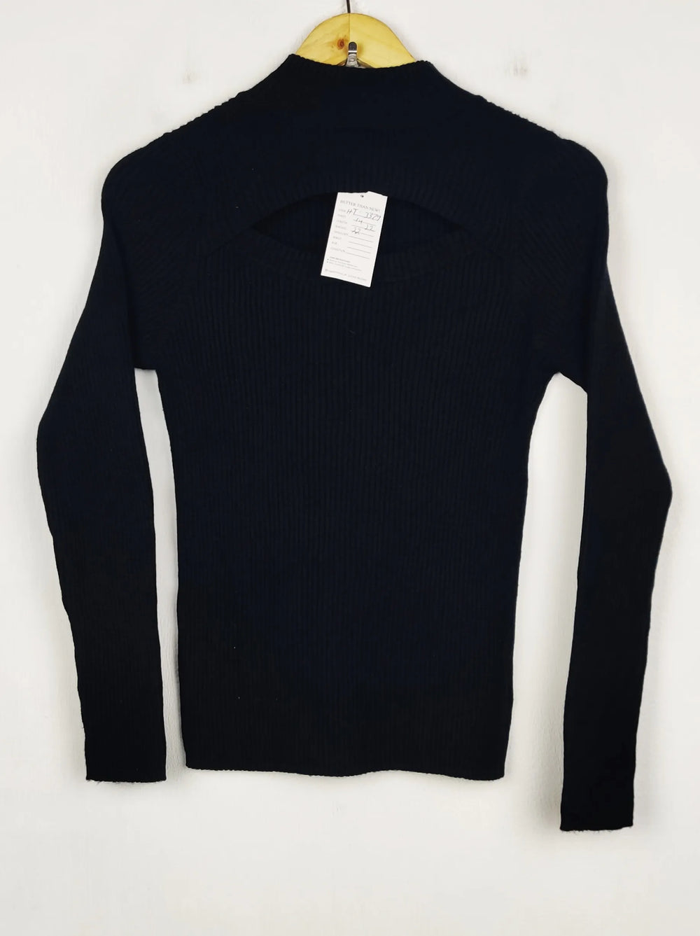 Buy online pre-used pre-loved 100% authentic & Original branded F&F (HT-3379) available in Pakistan. Top international brands avilable.