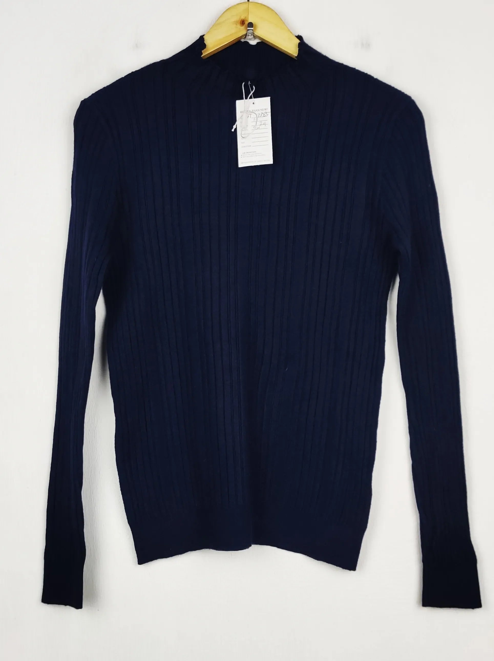 Buy online pre-used pre-loved 100% authentic & Original branded Unknown Brand (HT-3385) available in Pakistan. Top international brands avilable.