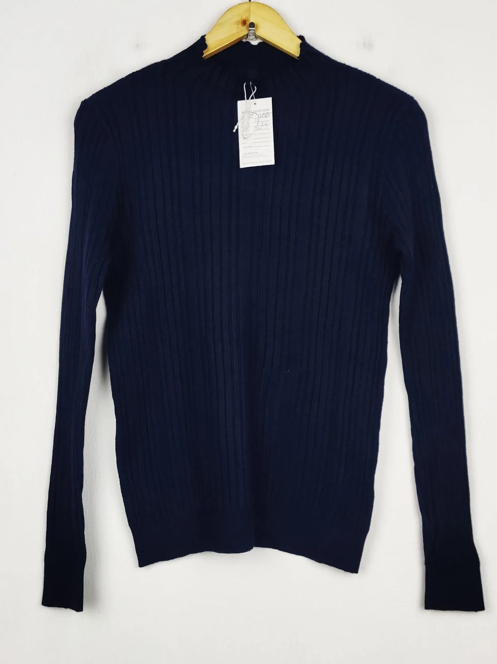 Buy online pre-used pre-loved 100% authentic & Original branded Unknown Brand (HT-3385) available in Pakistan. Top international brands avilable.