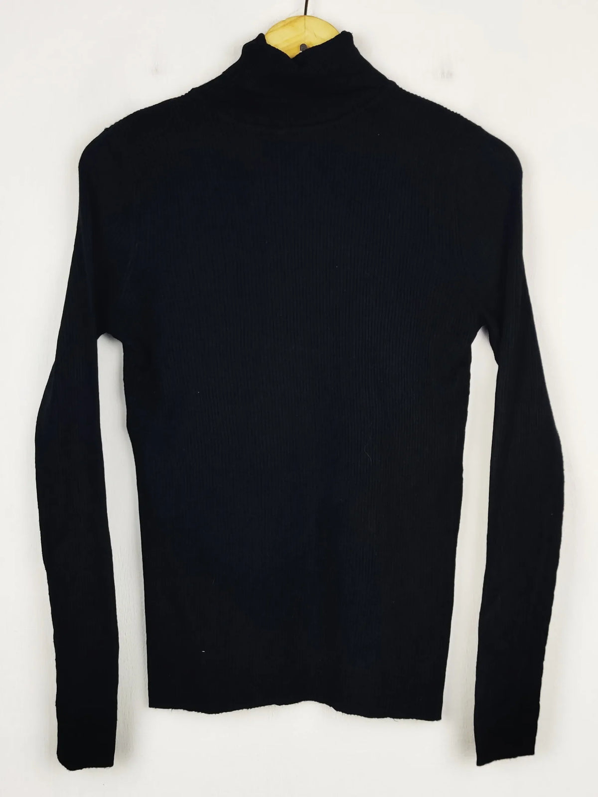 Buy online pre-used pre-loved 100% authentic & Original branded Marks & Spencer (HT-3402) available in Pakistan. Top international brands avilable.