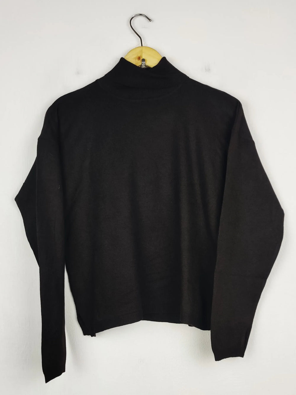 Buy online pre-used pre-loved 100% authentic & Original branded Primark (HT-3404) available in Pakistan. Top international brands avilable.