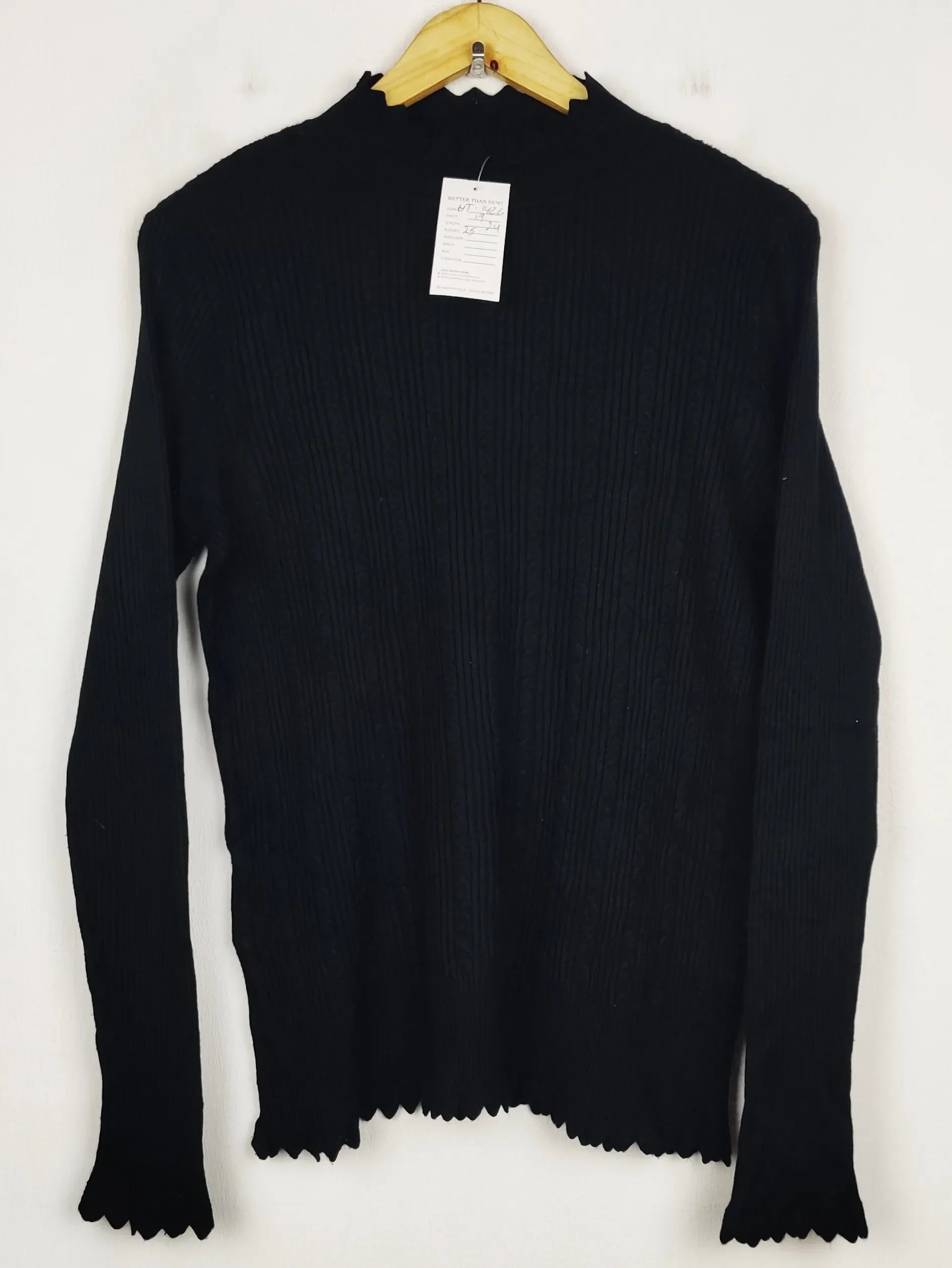Buy online pre-used pre-loved 100% authentic & Original branded Unknown Brand (HT-3426) available in Pakistan. Top international brands avilable.