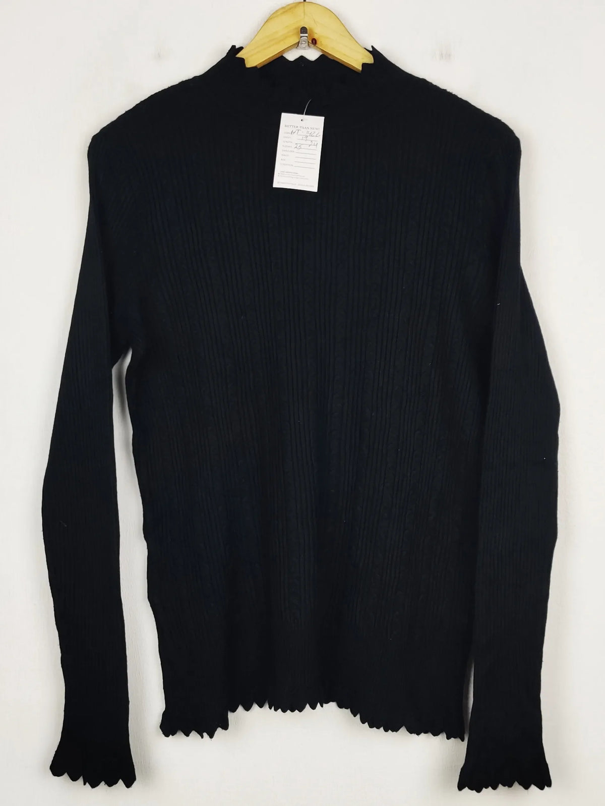 Buy online pre-used pre-loved 100% authentic & Original branded Unknown Brand (HT-3426) available in Pakistan. Top international brands avilable.