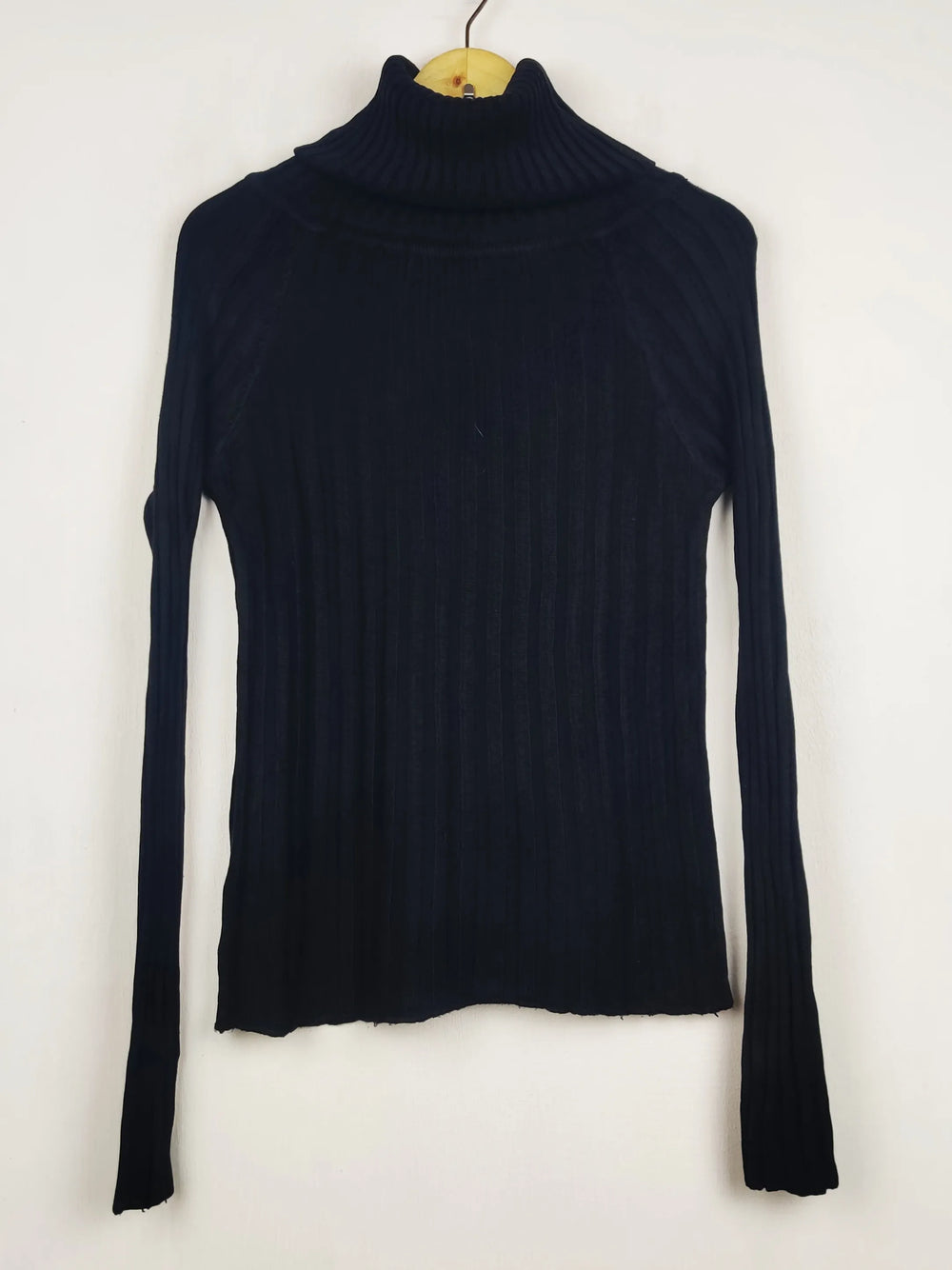 Buy online pre-used pre-loved 100% authentic & Original branded Unknown Brand (HT-3467) available in Pakistan. Top international brands avilable.