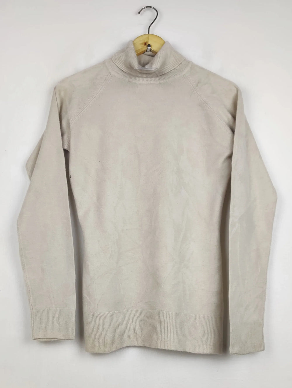 Buy online pre-used pre-loved 100% authentic & Original branded Tu (HT-3473) available in Pakistan. Top international brands avilable.