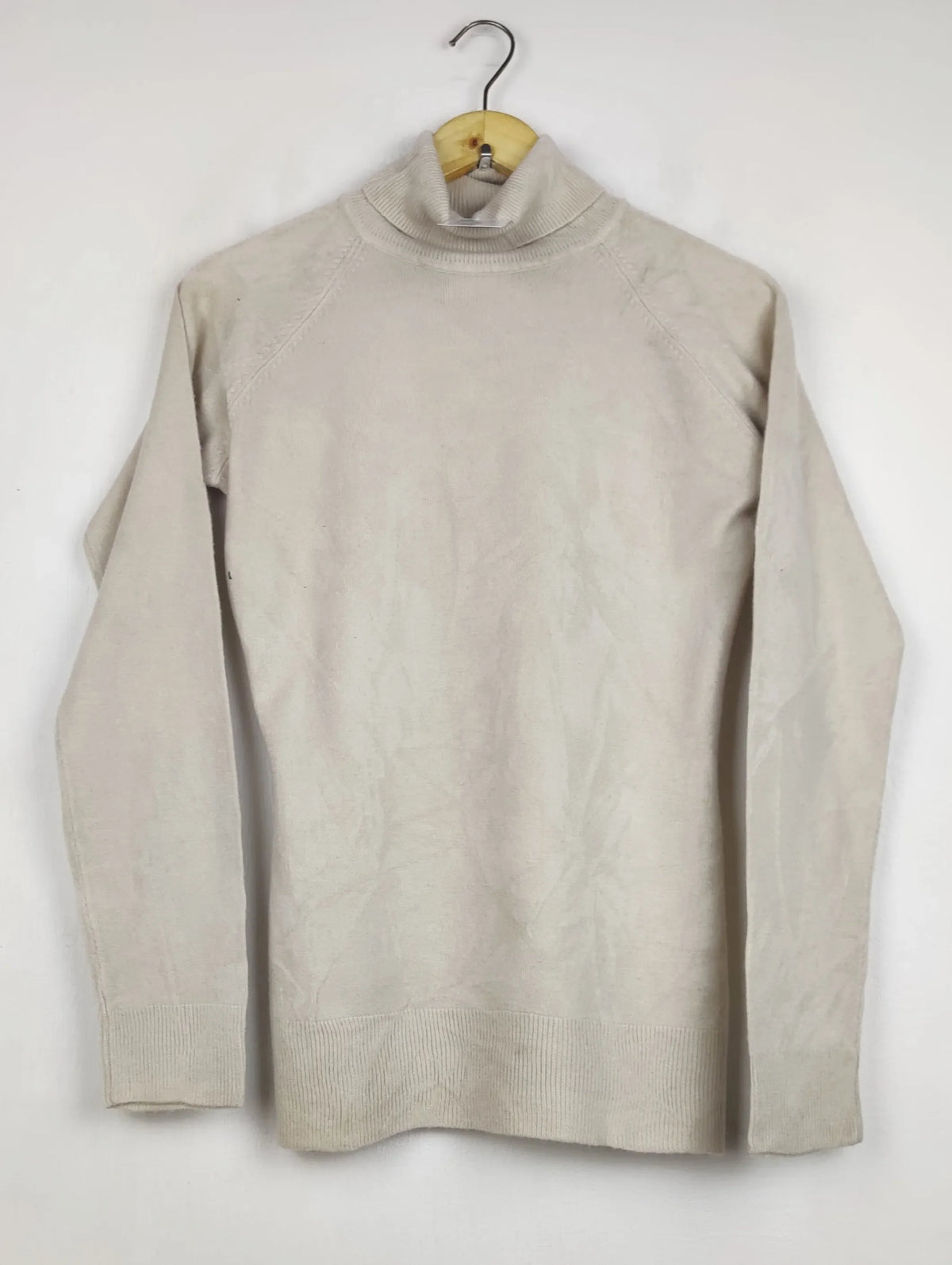 Buy online pre-used pre-loved 100% authentic & Original branded Tu (HT-3473) available in Pakistan. Top international brands avilable.