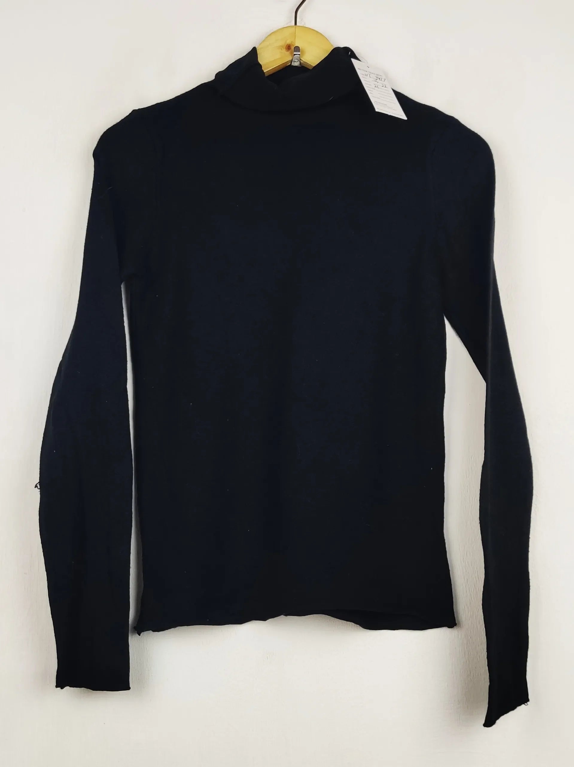 Buy online pre-used pre-loved 100% authentic & Original branded Unknown Brand (HT-3477) available in Pakistan. Top international brands avilable.