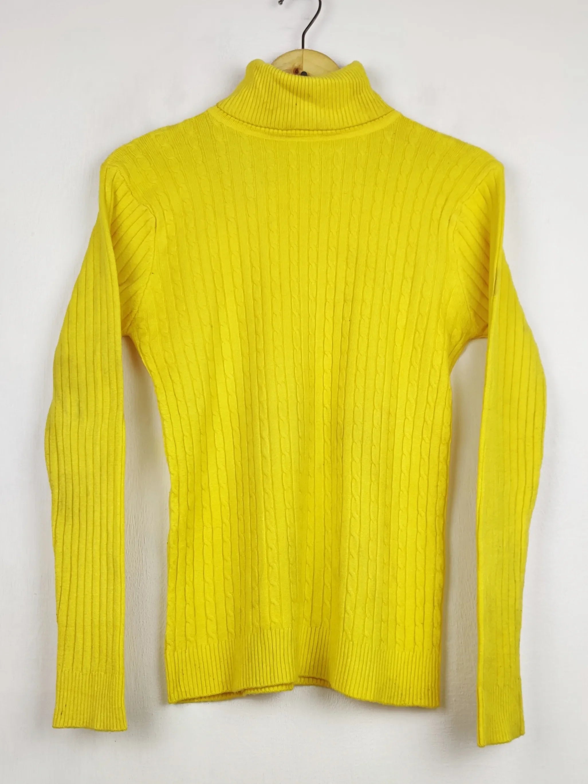 Buy online pre-used pre-loved 100% authentic & Original branded Unknown Brand (HT-3483) available in Pakistan. Top international brands avilable.