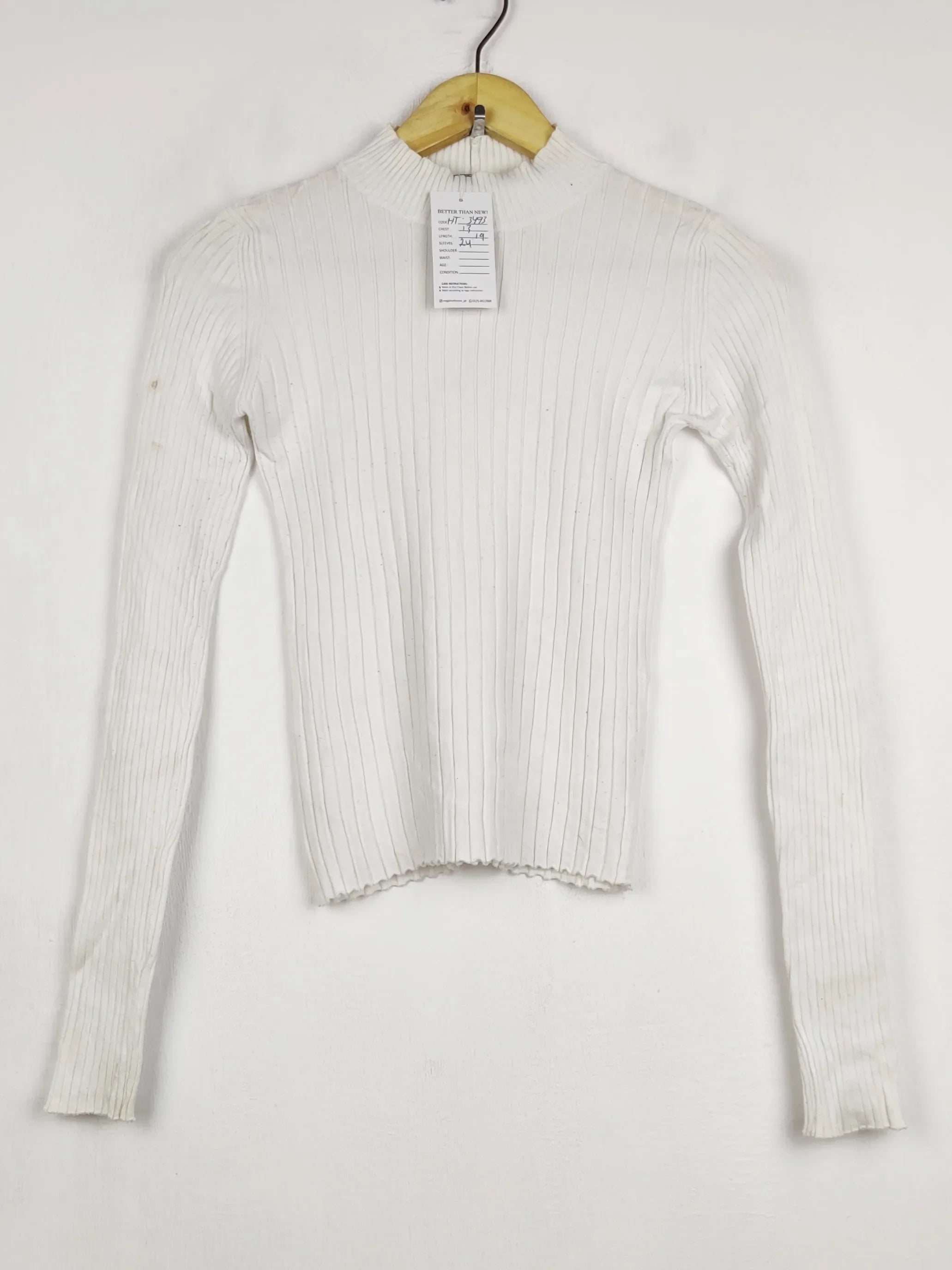 Buy online pre-used pre-loved 100% authentic & Original branded Bershka (HT-3493) available in Pakistan. Top international brands avilable.