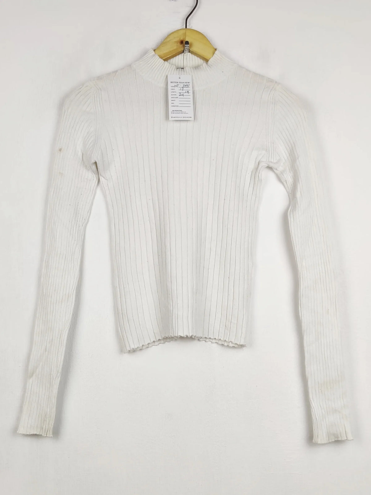 Buy online pre-used pre-loved 100% authentic & Original branded Bershka (HT-3493) available in Pakistan. Top international brands avilable.