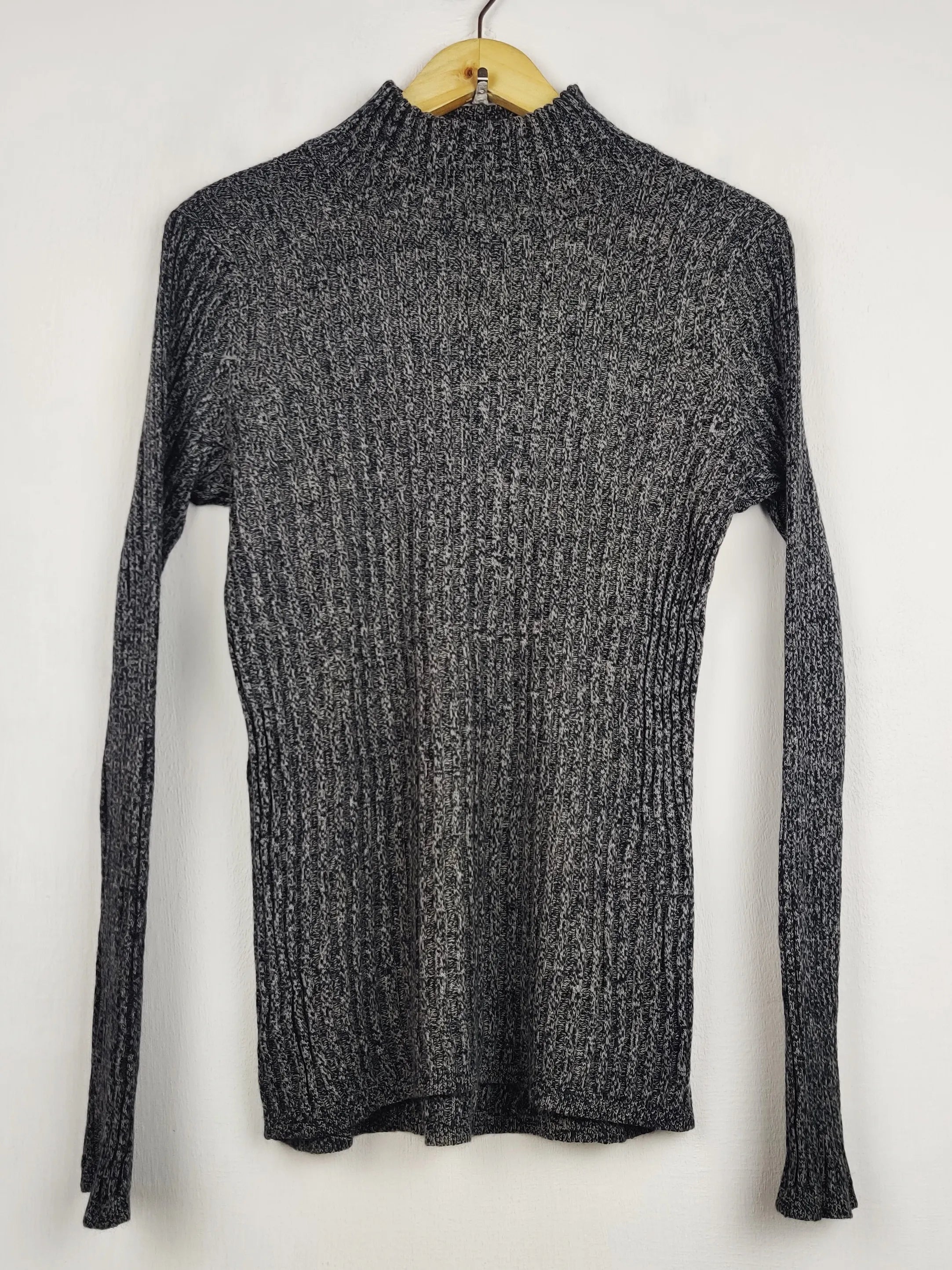 Buy online pre-used pre-loved 100% authentic & Original branded H&M (HT-3494) available in Pakistan. Top international brands avilable.