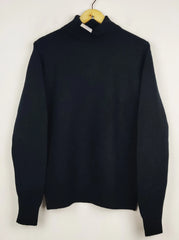 Buy online pre-used pre-loved 100% authentic & Original branded Uniqlo (HT-3513) available in Pakistan. Top international brands avilable.