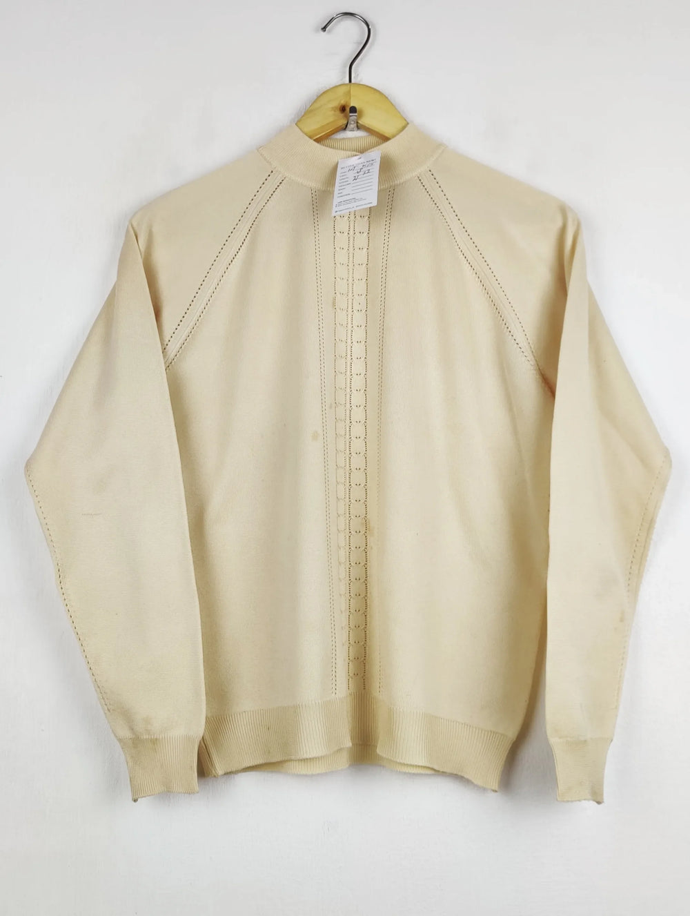 Buy online pre-used pre-loved 100% authentic & Original branded Unknown Brand (HT-3525) available in Pakistan. Top international brands avilable.