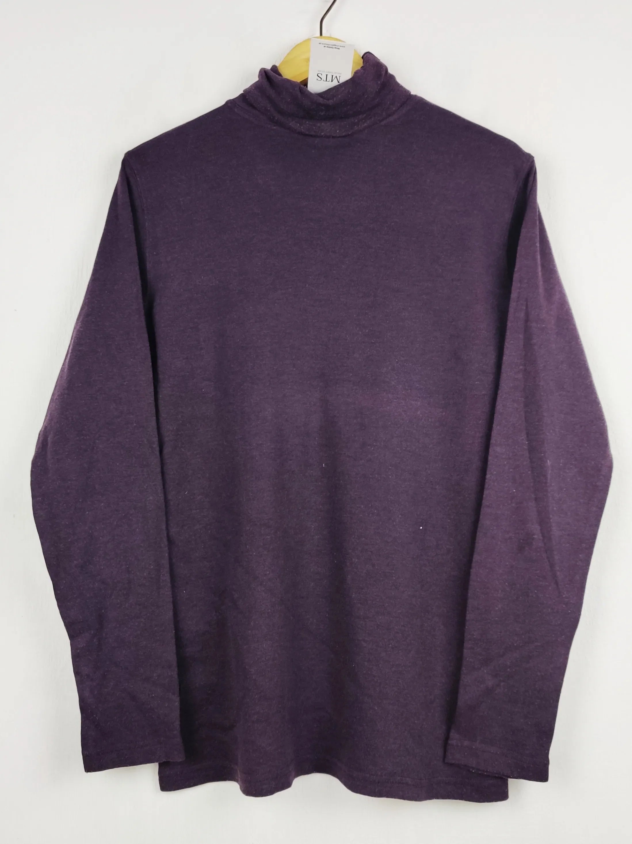 Buy online pre-used pre-loved 100% authentic & Original branded James Pringle (HT-3533) available in Pakistan. Top international brands avilable.