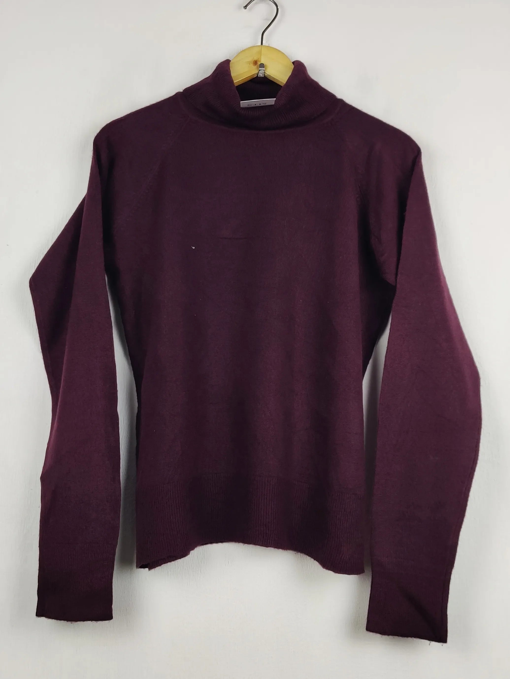 Buy online pre-used pre-loved 100% authentic & Original branded Tu (HT-3568) available in Pakistan. Top international brands avilable.