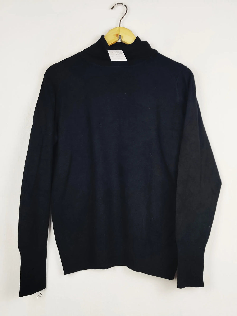 Buy online pre-used pre-loved 100% authentic & Original branded Dunnes Stores (HT-3585) available in Pakistan. Top international brands avilable.