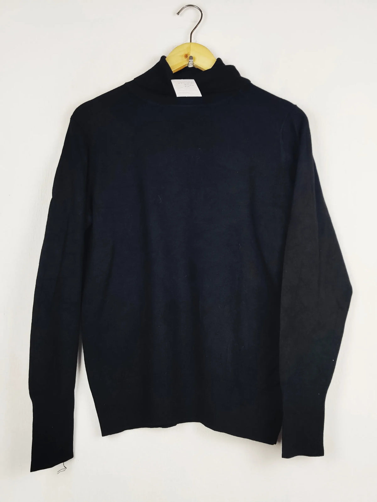 Buy online pre-used pre-loved 100% authentic & Original branded Dunnes Stores (HT-3585) available in Pakistan. Top international brands avilable.