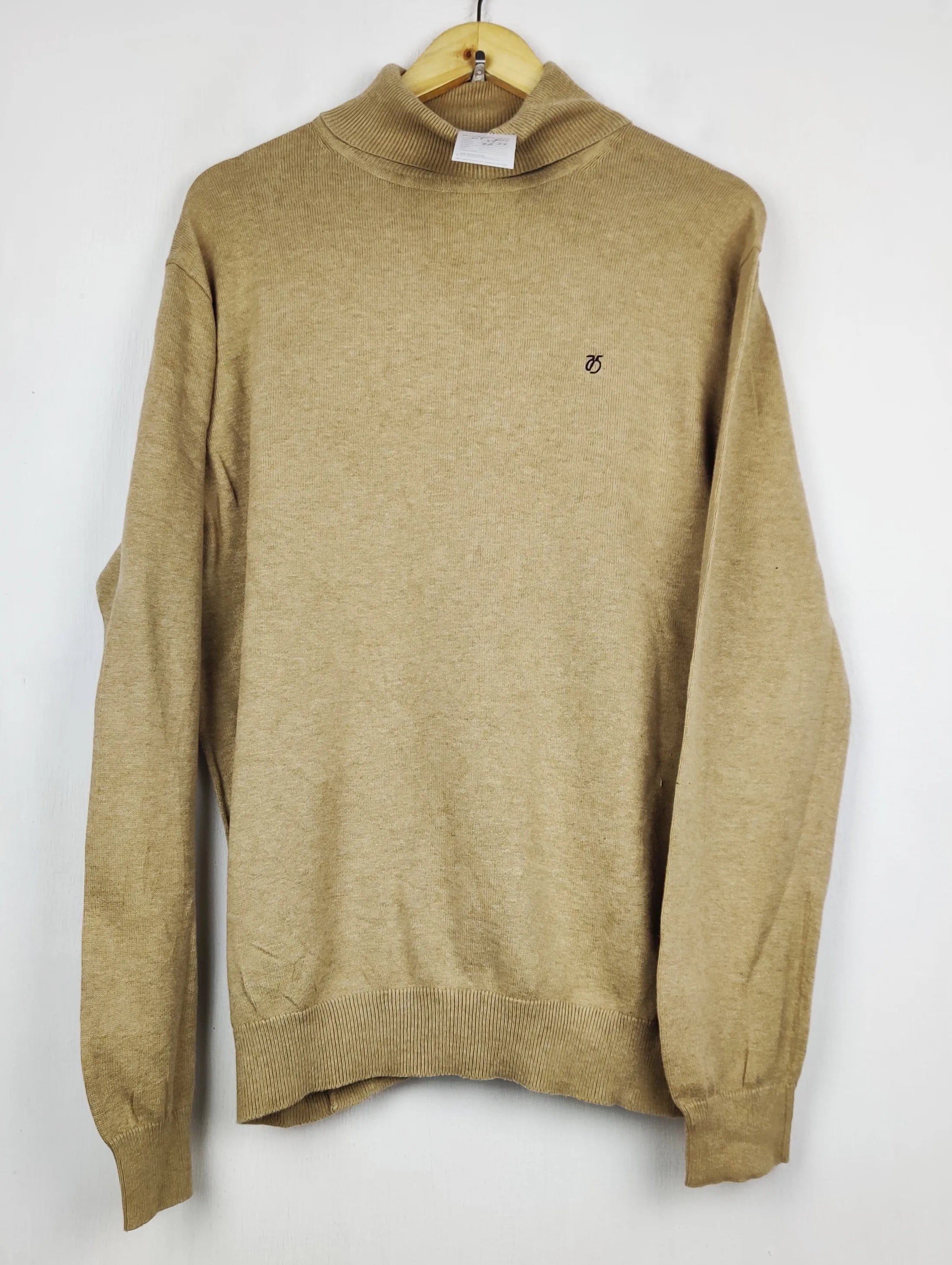 Buy online pre-used pre-loved 100% authentic & Original branded Peter Werth (HT-3600) available in Pakistan. Top international brands avilable.