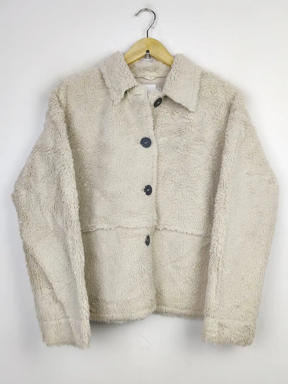 Buy online pre-used pre-loved 100% authentic & Original branded Primark (JKT-1000) available in Pakistan. Top international brands avilable.