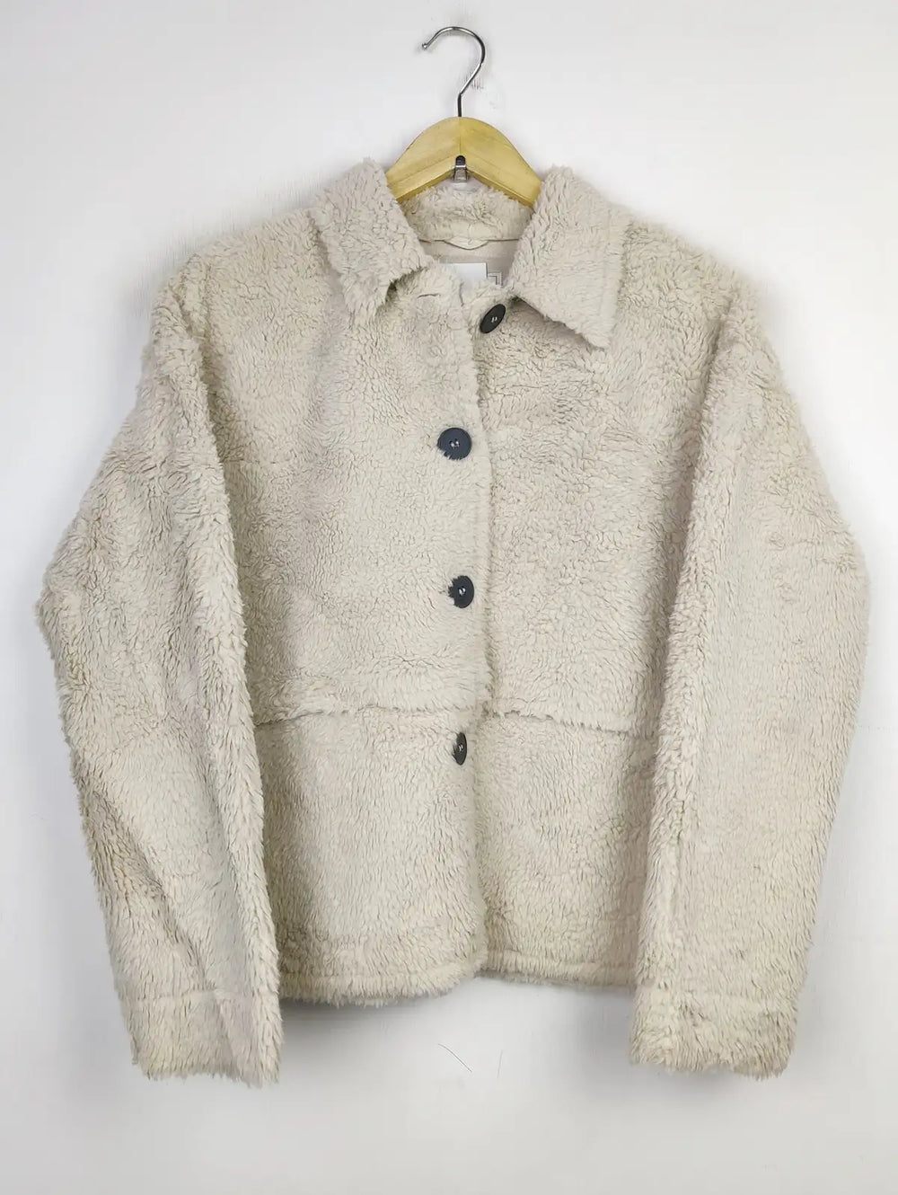 Buy online pre-used pre-loved 100% authentic & Original branded Primark (JKT-1000) available in Pakistan. Top international brands avilable.