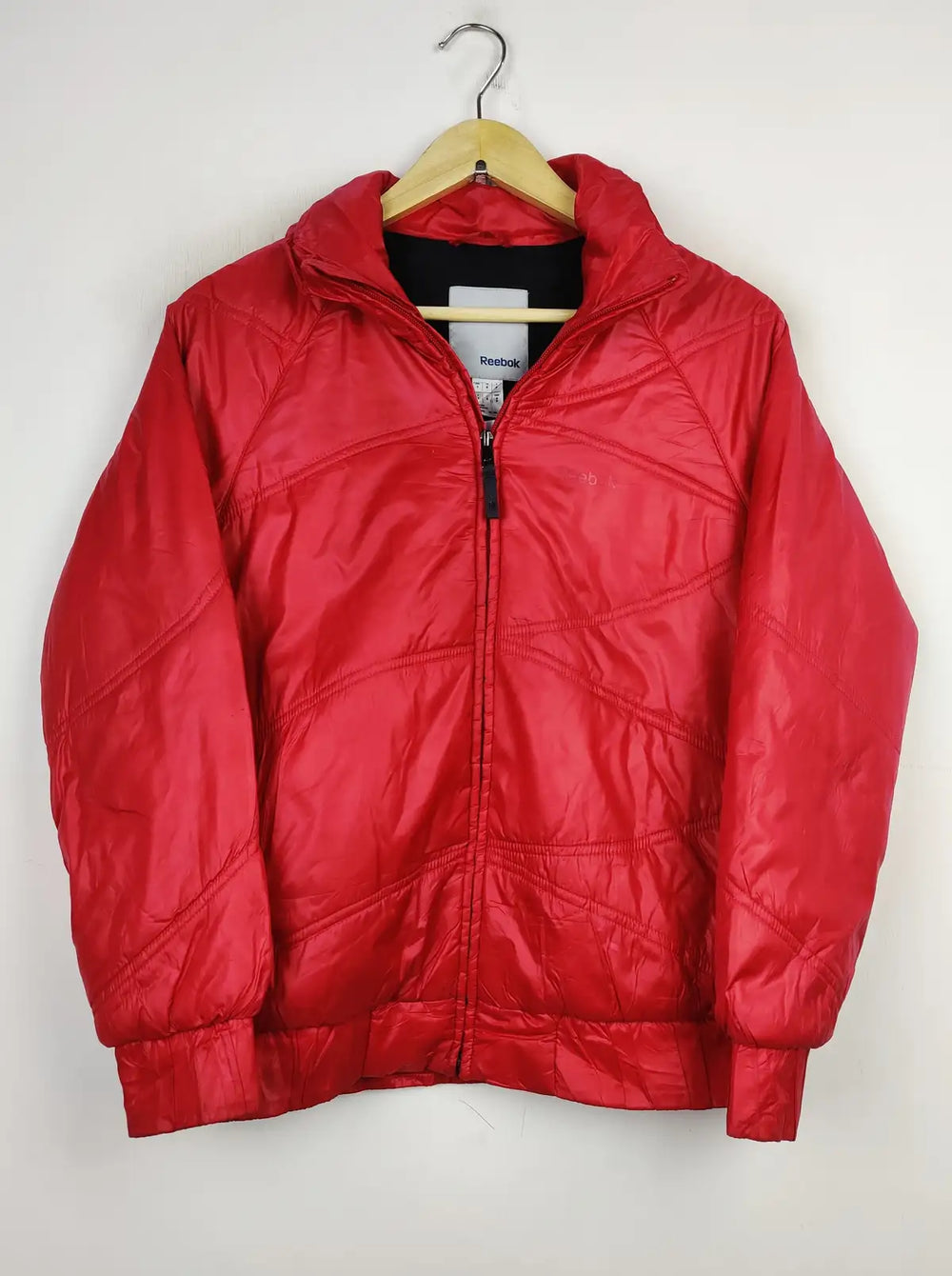 Buy online pre-used pre-loved 100% authentic & Original branded Reebok (JKT-1008) available in Pakistan. Top international brands avilable.