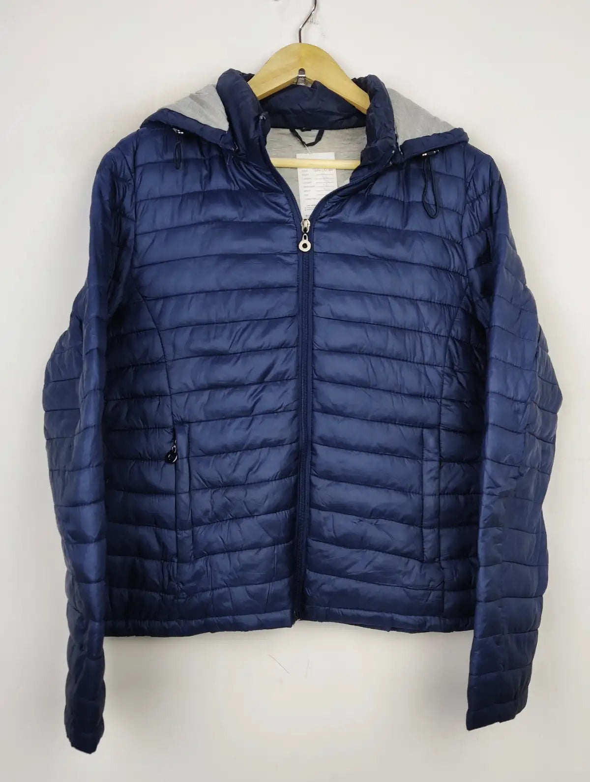 Buy online pre-used pre-loved 100% authentic & Original branded Unknown Brand (JKT-1030) available in Pakistan. Top international brands avilable.