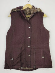 Buy online pre-used pre-loved 100% authentic & Original branded Unknown Brand (JKT-1033) available in Pakistan. Top international brands avilable.