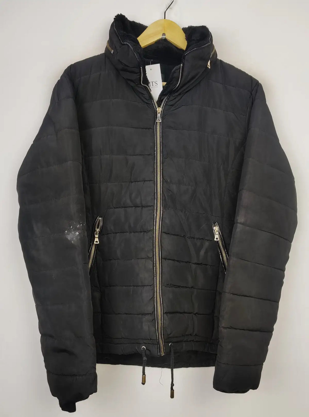 Buy online pre-used pre-loved 100% authentic & Original branded Dorothy Perkins (JKT-1035) available in Pakistan. Top international brands avilable.