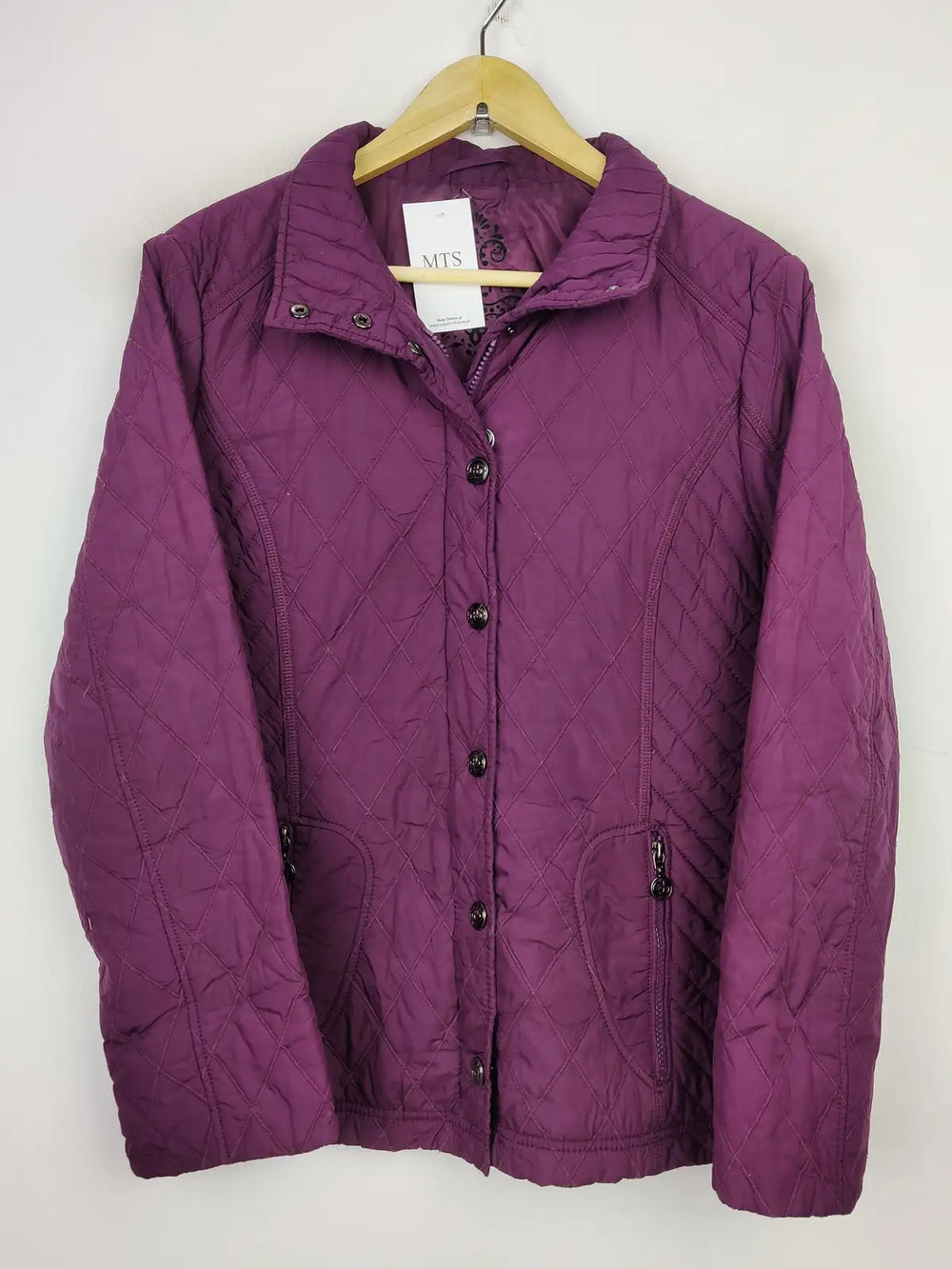 Buy online pre-used pre-loved 100% authentic & Original branded Gerry Weber (JKT-1042) available in Pakistan. Top international brands avilable.