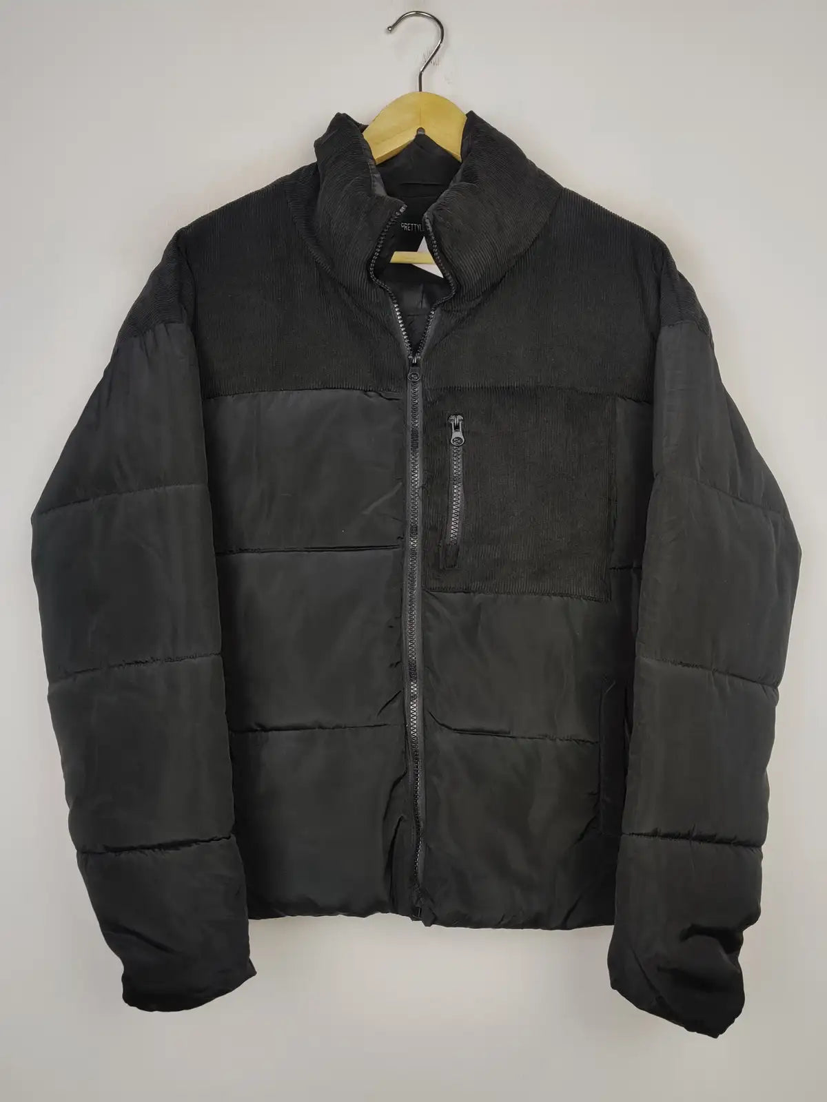 Buy online pre-used pre-loved 100% authentic & Original branded Prettylittlething (JKT-1045) available in Pakistan. Top international brands avilable.