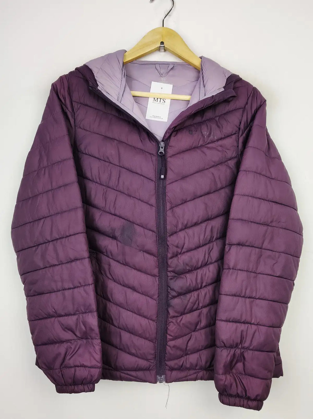 Buy online pre-used pre-loved 100% authentic & Original branded Mountain Warehouse (JKT-1046) available in Pakistan. Top international brands avilable.
