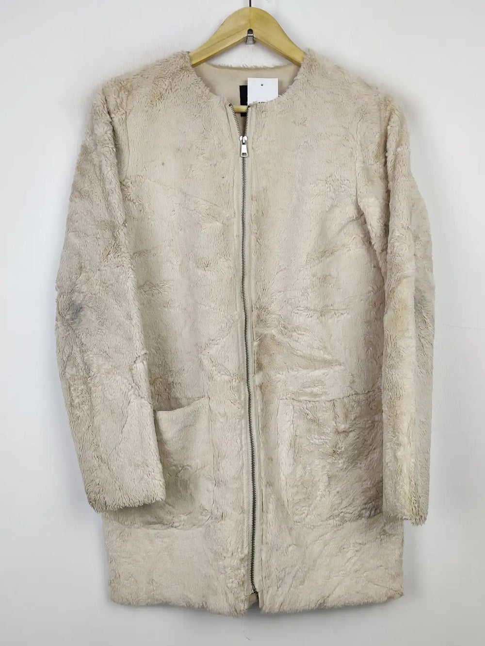 Buy online pre-used pre-loved 100% authentic & Original branded Atmosphere (JKT-1059) available in Pakistan. Top international brands avilable.