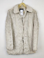 Buy online pre-used pre-loved 100% authentic & Original branded Dorothy Perkins (JKT-1065) available in Pakistan. Top international brands avilable.