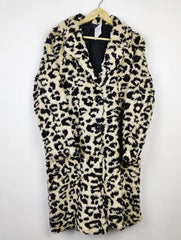 Buy online pre-used pre-loved 100% authentic & Original branded Tobi (JKT-1071) available in Pakistan. Top international brands avilable.