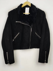 Buy online pre-used pre-loved 100% authentic & Original branded Zara (JKT-1079) available in Pakistan. Top international brands avilable.