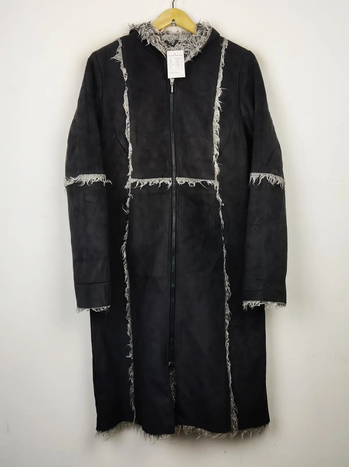 Buy online pre-used pre-loved 100% authentic & Original branded Bay (JKT-1103) available in Pakistan. Top international brands avilable.