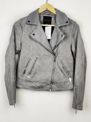 Buy online pre-used pre-loved 100% authentic & Original branded New Look (JKT-1121) available in Pakistan. Top international brands avilable.