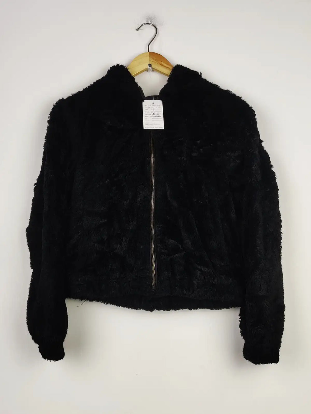 Buy online pre-used pre-loved 100% authentic & Original branded Pull&Bear (JKT-1265) available in Pakistan. Top international brands avilable.