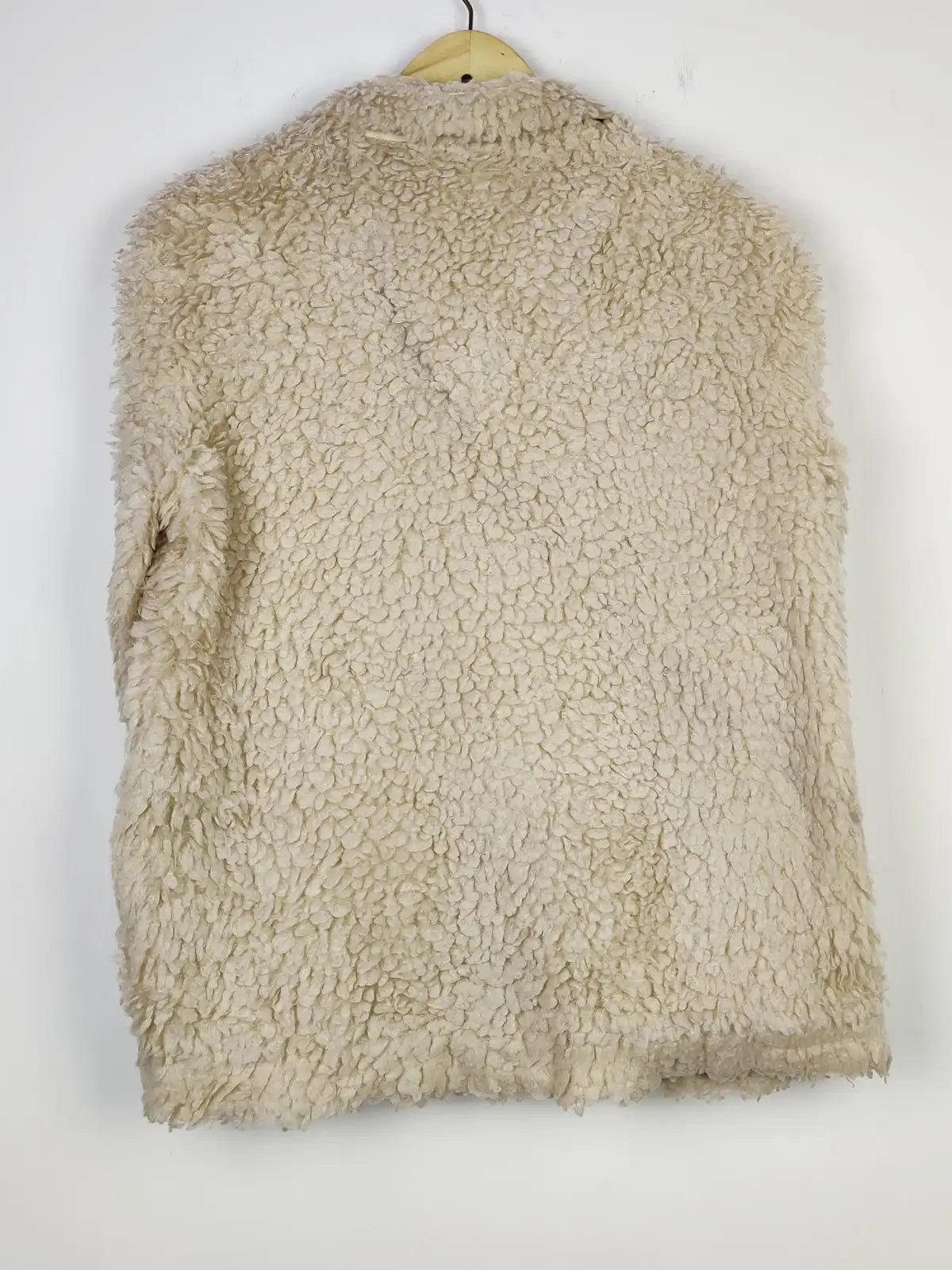 F&F (JKT-1366)