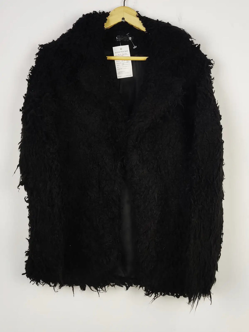 Buy online pre-used pre-loved 100% authentic & Original branded Unknown Brand (JKT-1379) available in Pakistan. Top international brands avilable.