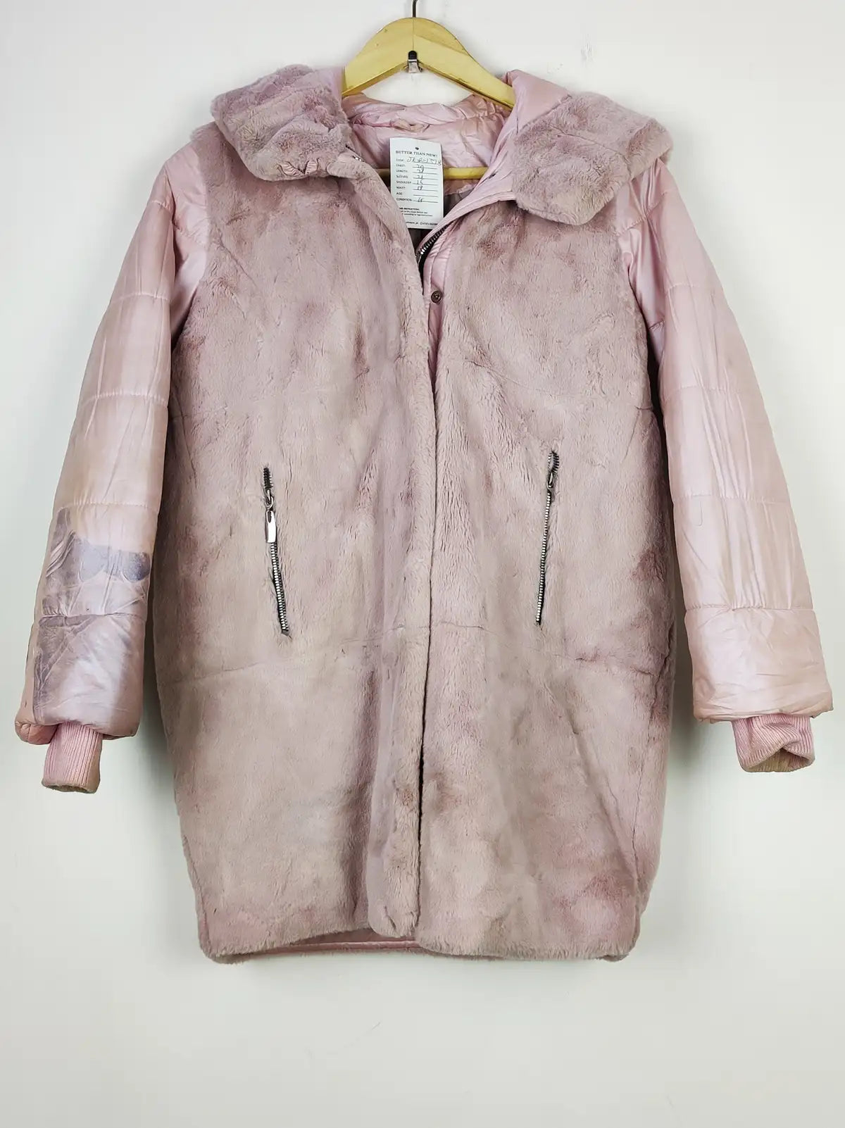 Buy online pre-used pre-loved 100% authentic & Original branded Unknown Brand (JKT-1398) available in Pakistan. Top international brands avilable.