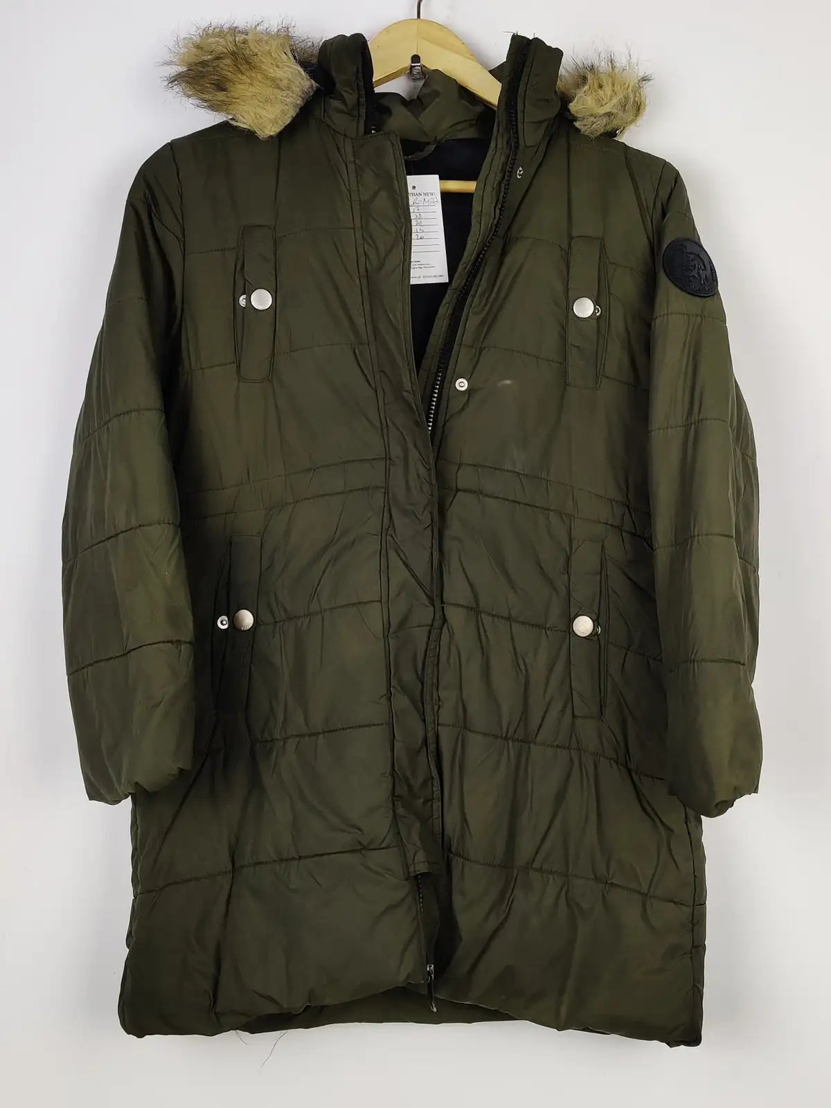Buy online pre-used pre-loved 100% authentic & Original branded Diesel (JKT-1422) available in Pakistan. Top international brands avilable.