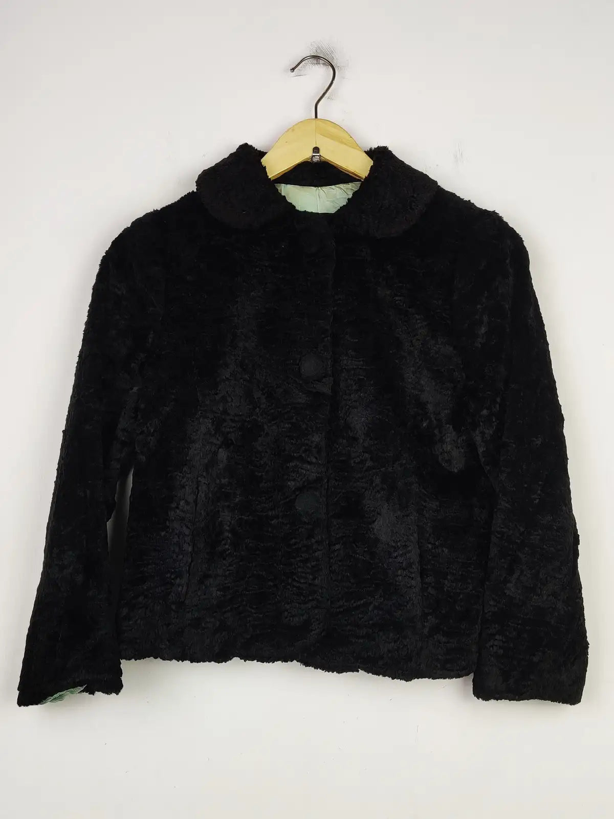 Buy online pre-used pre-loved 100% authentic & Original branded Gap (JKT-1451) available in Pakistan. Top international brands avilable.