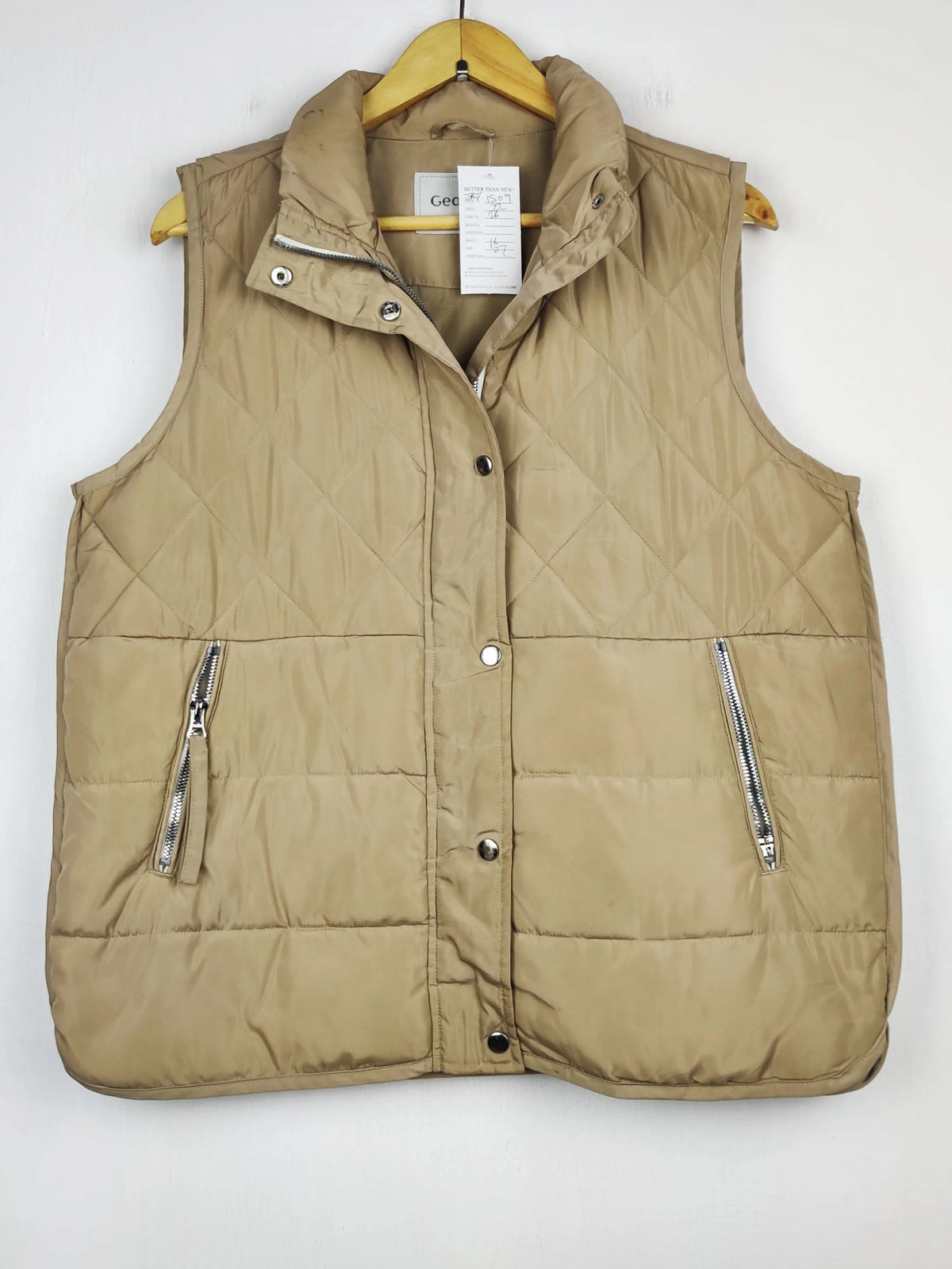 Buy online pre-used pre-loved 100% authentic & Original branded George (JKT-1509) available in Pakistan. Top international brands avilable.