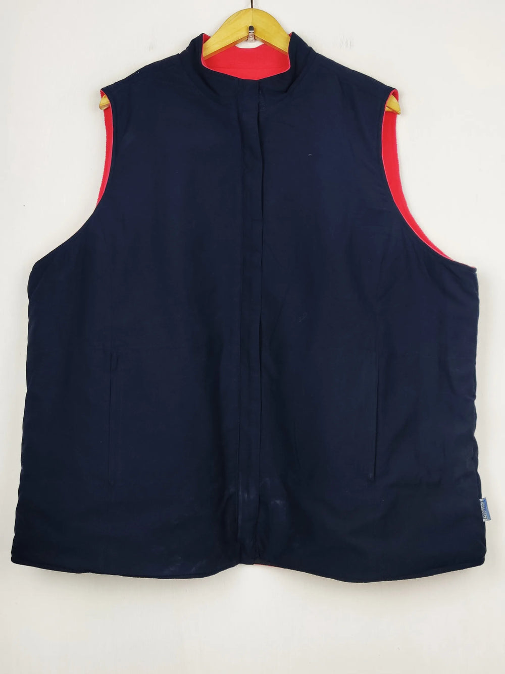 Buy online pre-used pre-loved 100% authentic & Original branded East Coast (JKT-1521) available in Pakistan. Top international brands avilable.